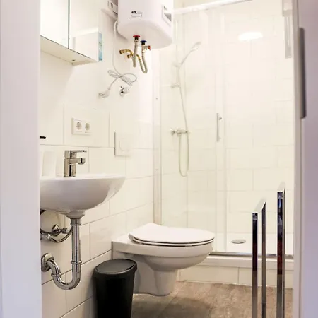 Karl Ii- By Interhome